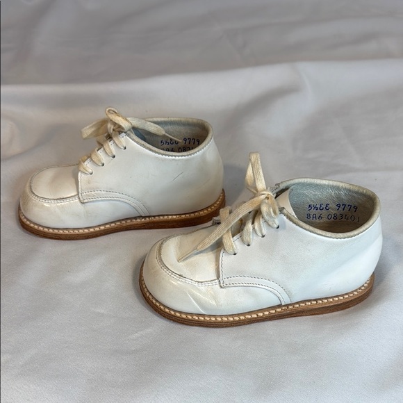 Vintage Stride Rite Baby Hard Bottom White Walking Shoes Baby Size 5 1/2 EE - Picture 4 of 9